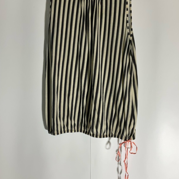 Hoss Intropia Black & White Elastic Hem Bottom Front Peach Tie Tank Top Size Med - Picture 8 of 15